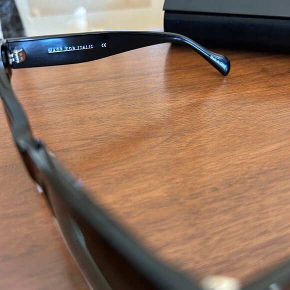 Italic Melrose Sunglasses in Black/White main image 4